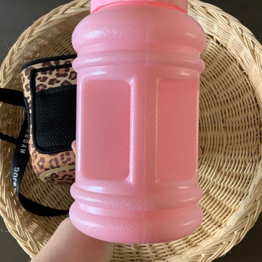 HYDROJUG Pink Half Gallon‎ 73oz Water Bottle With Animal Print Sleeve And Strap - Picture 9 of 10